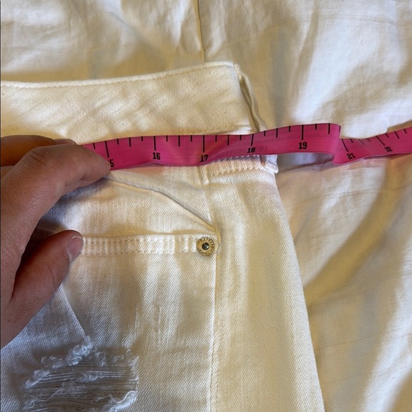 Express Jeans White Jean Shorts Size 12 Distressed - Picture 8 of 13